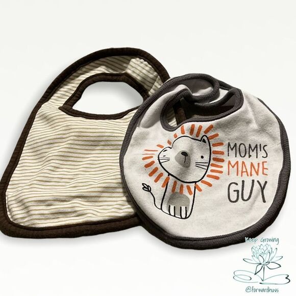 Bundle Sale 3 for $15 | Set of Feeding Bibs - "Mom's Mane Guy" & Lion Bib - Picture 3 of 9